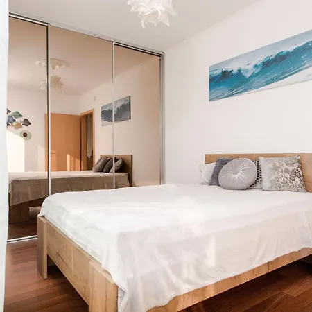Top Floor View Apartment *